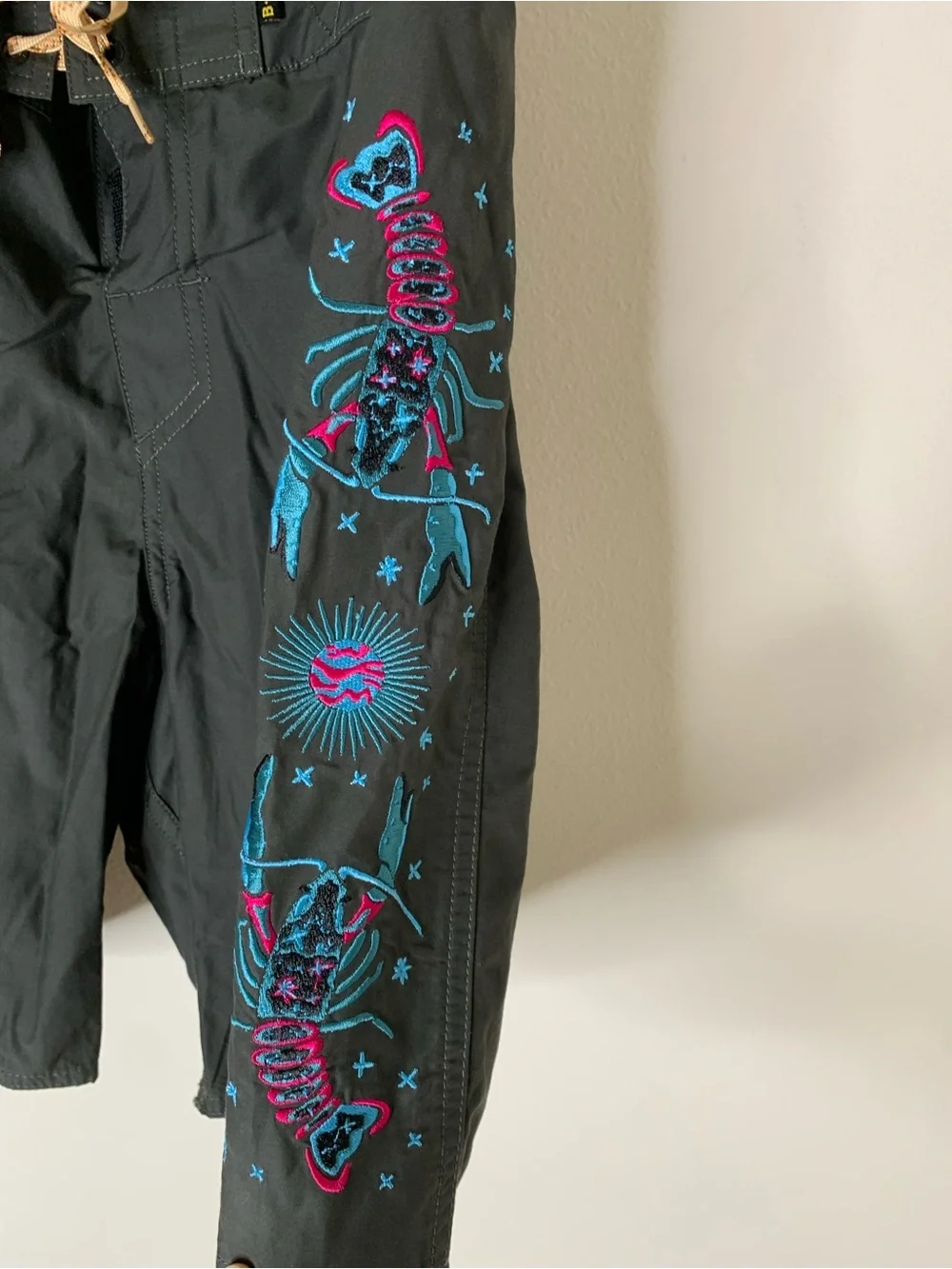 Howler Brothers Board Shorts 7” sz medium 33” waist “Cosmic Crawfish” line